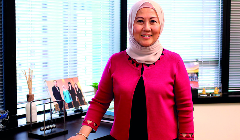 The First Banking Institution in Malaysia to integrate Facebook into its Work Culture
